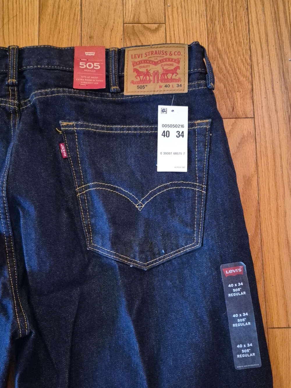 Levi's Men's Straight Jeans in Dark Blue Denim 40/34 New With Tags